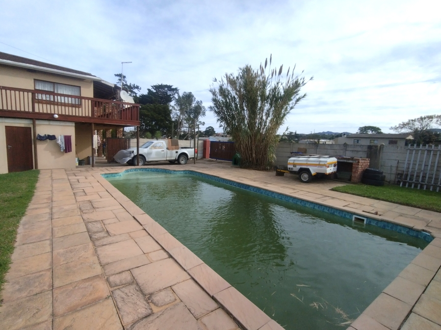 6 Bedroom Property for Sale in Kruisfontein Eastern Cape